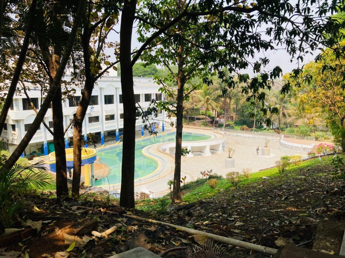 U Rivergate Karjat Exterior foto