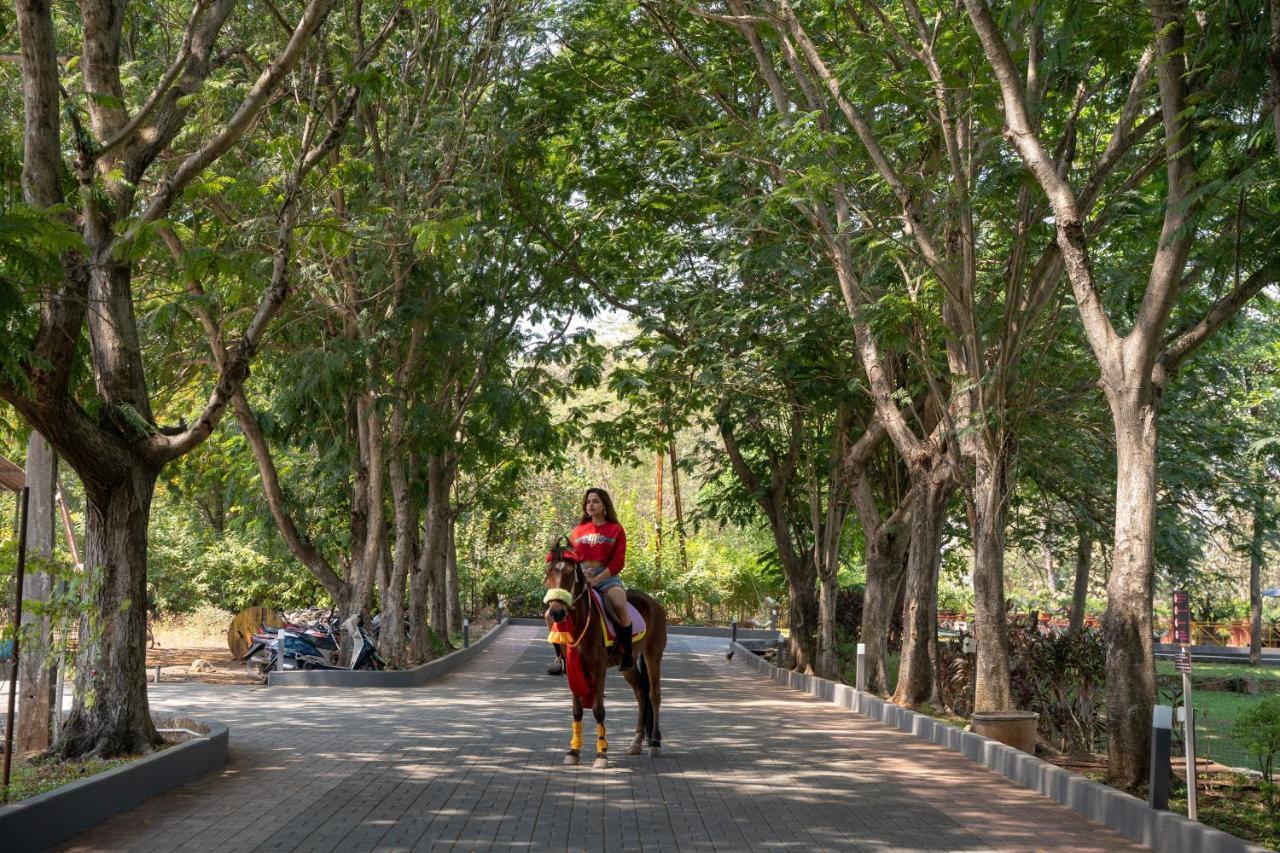U Rivergate Karjat Exterior foto