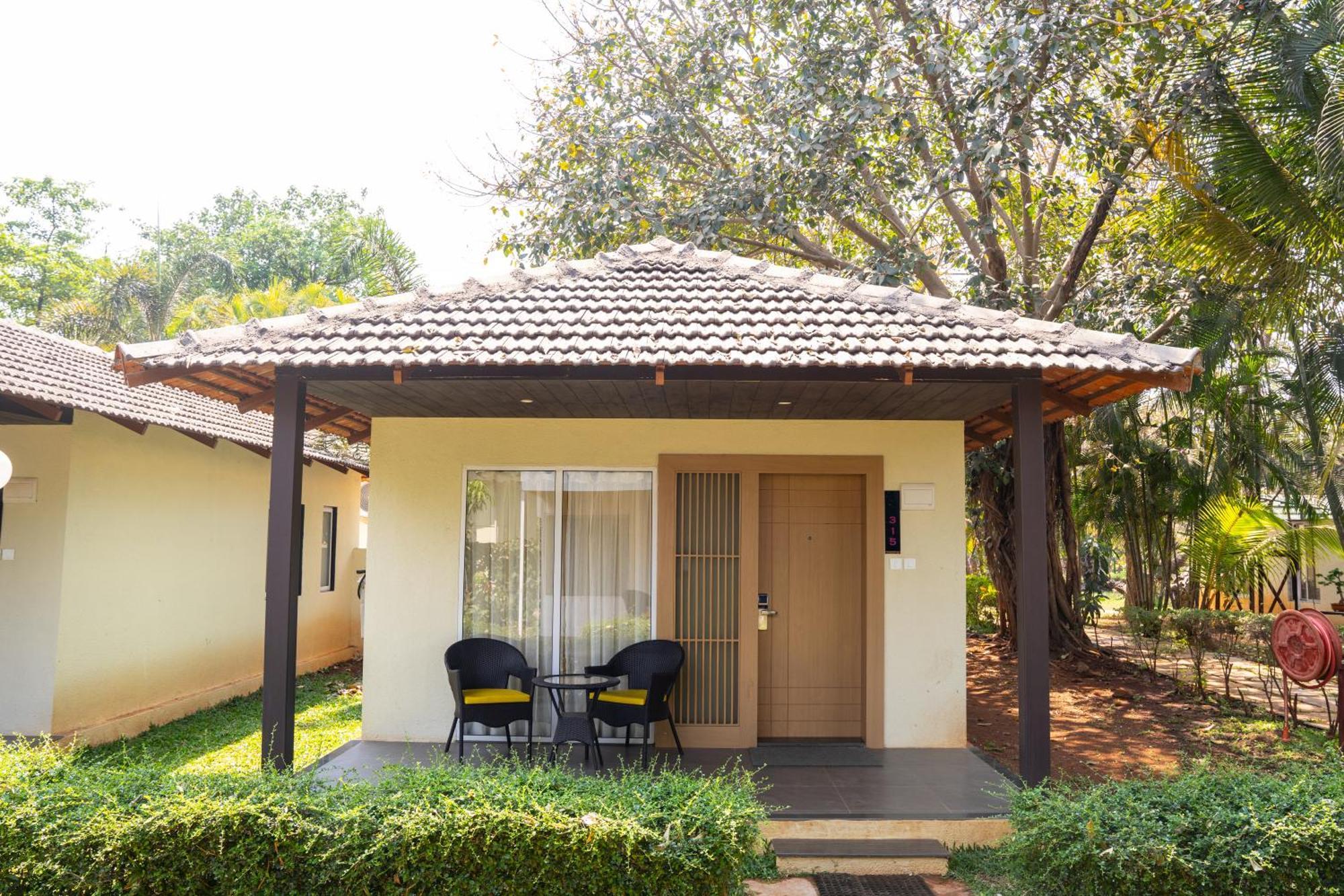U Rivergate Karjat Exterior foto